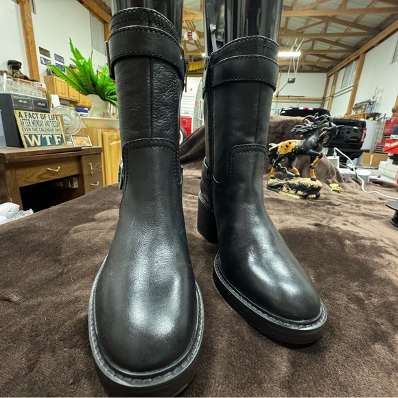 Vince Camuto Leather Boots size 6 - Picture 3 of 10
